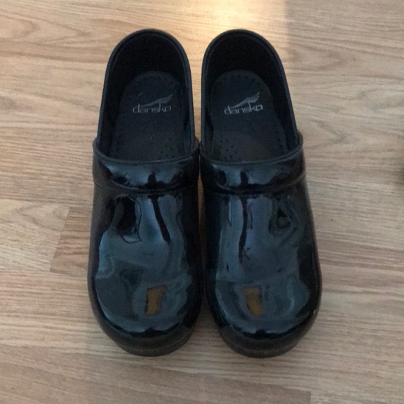 Dansko Shoes - Danskos